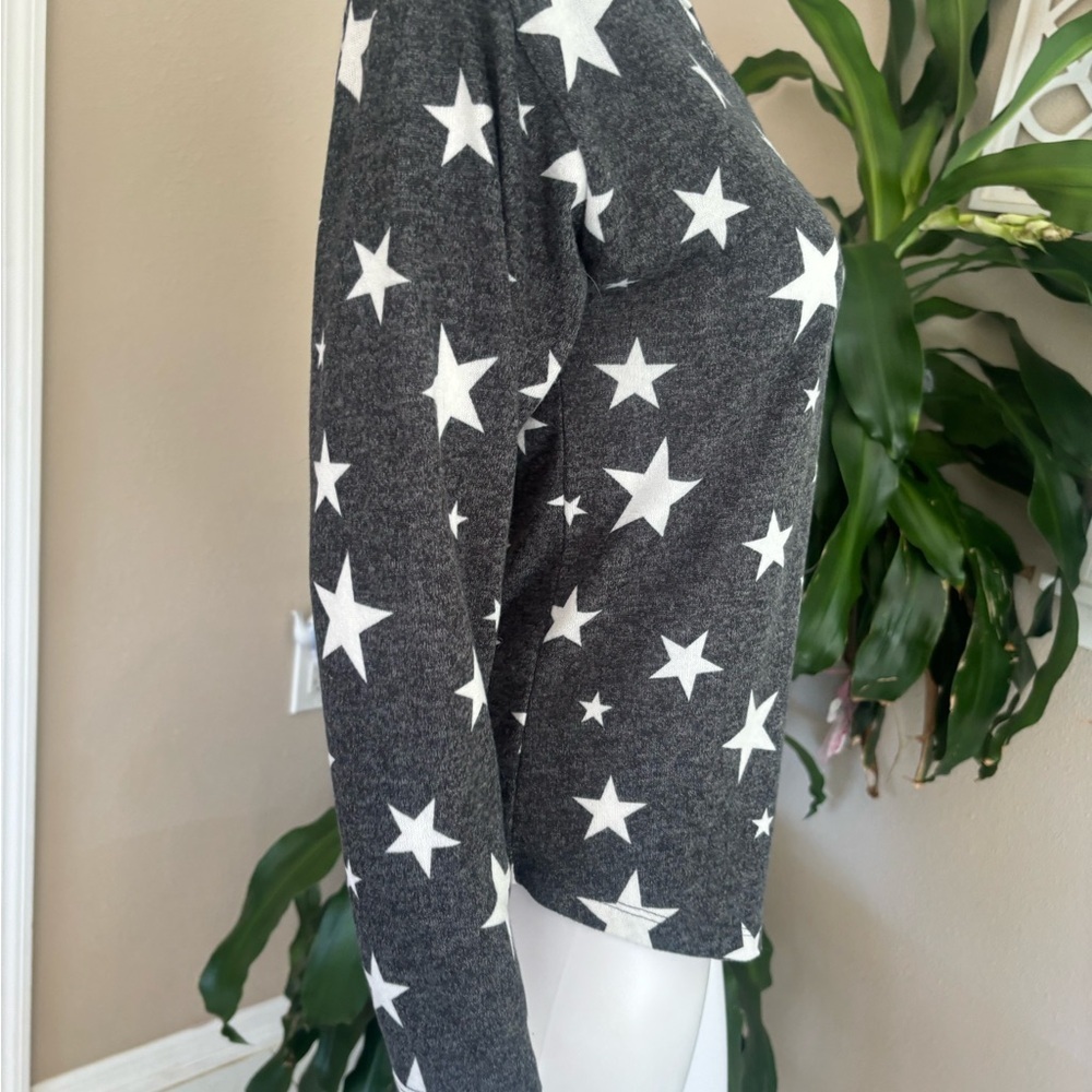 Star-Print Charcoal V-Neck Sweater - Picture 5 of 8